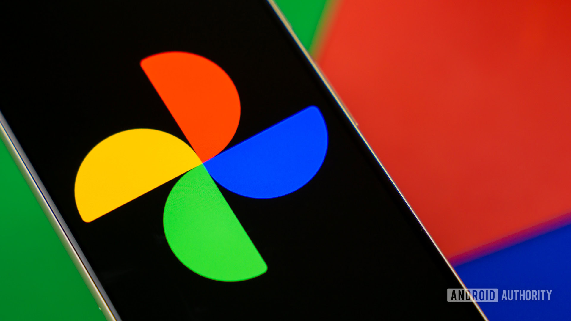 Google Photos antaa sinun nostaa aiheet tarroina 