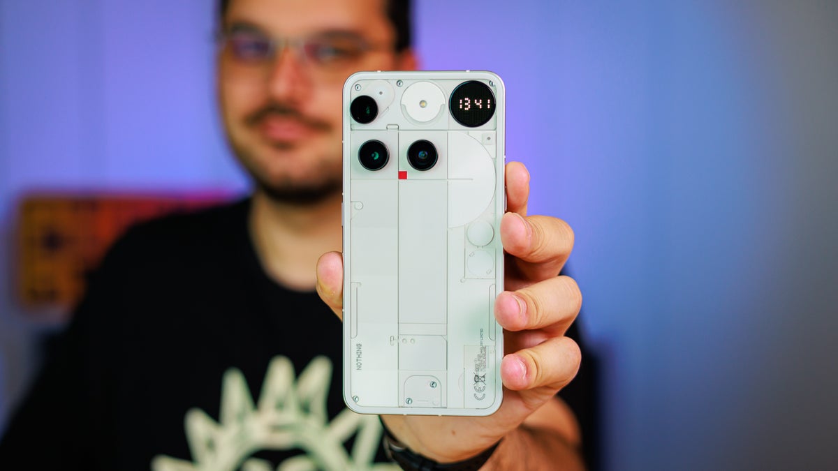 Mikään ei ollut esillä arkistovalokuvien esittämistä puhelimen (3) kameranäytteinä