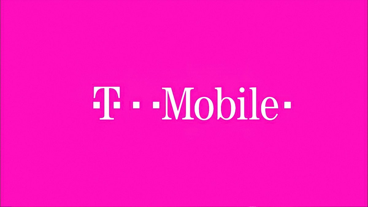 T-Mobile pyysi tarkastuslautakuntaa pudottamaan epäselvät säästömainokset meneillään olevassa operaattoritaistelussa