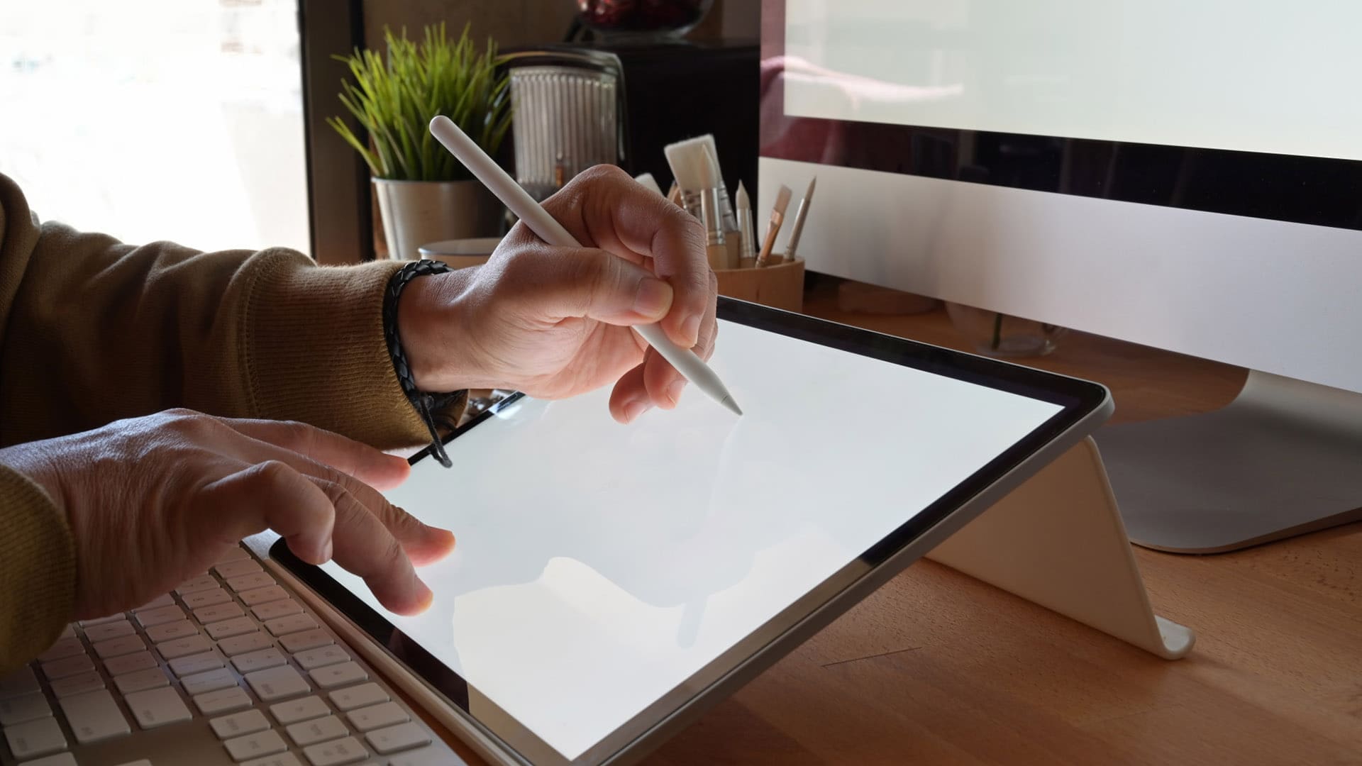 Kuinka käyttää iPadia piirustustablettina tietokoneelle