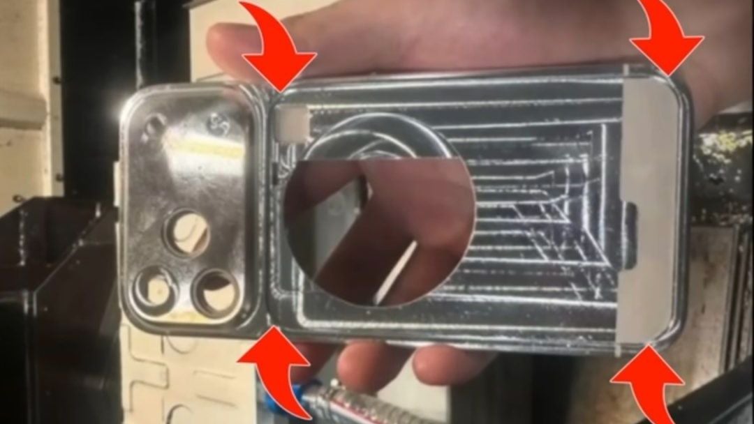 iPhone 17 Pro voi merkitä metalli-back-puhelimien paluun, vuotaneet kuvat