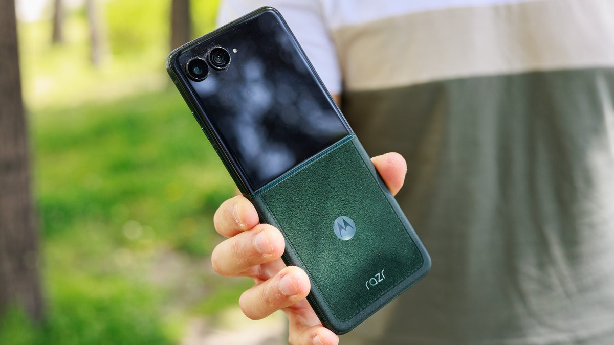 200 dollaria alennus ja 200 dollarin lahja tekee Razr Ultra (2025) vaikeammaksi vastustaa