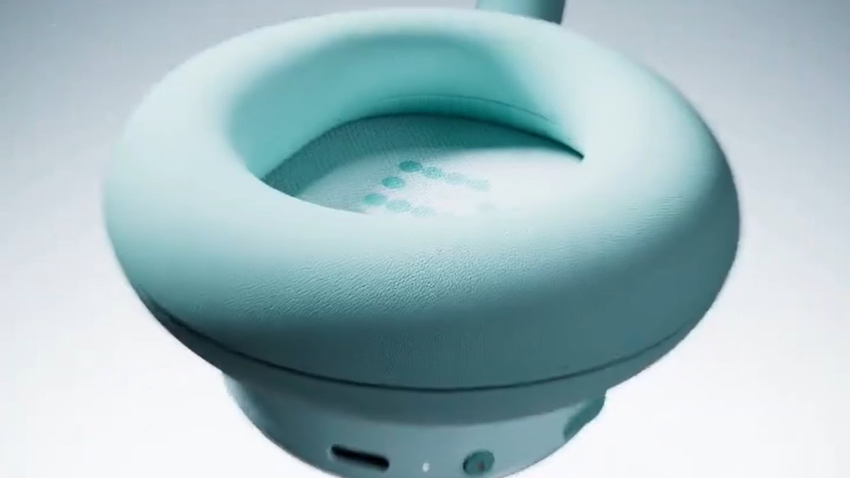 A CMF besurranja az első fülhallgatót az első fülhallgatóból