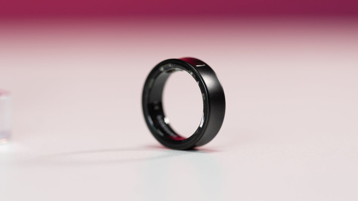 Galaxy Ring takertuu omistajan sormeen turvonneesta akun takia