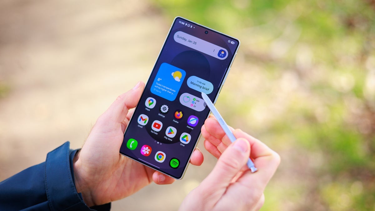 Galaxy S26 Ultra Kysely: 56% sanoo, että pelkästään kirkkaampi näyttö ei riitä päivityksen takaamiseksi