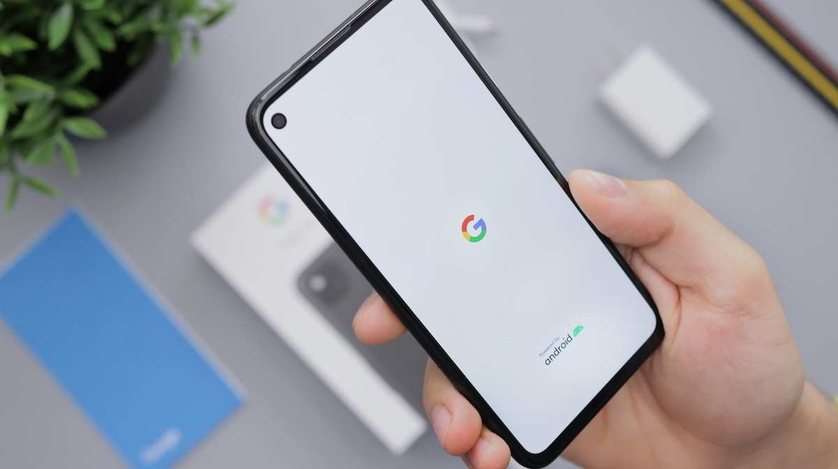 Korjaa Google Pixel 2 ei vastaa, puhelin jäätyy jatkuvasti