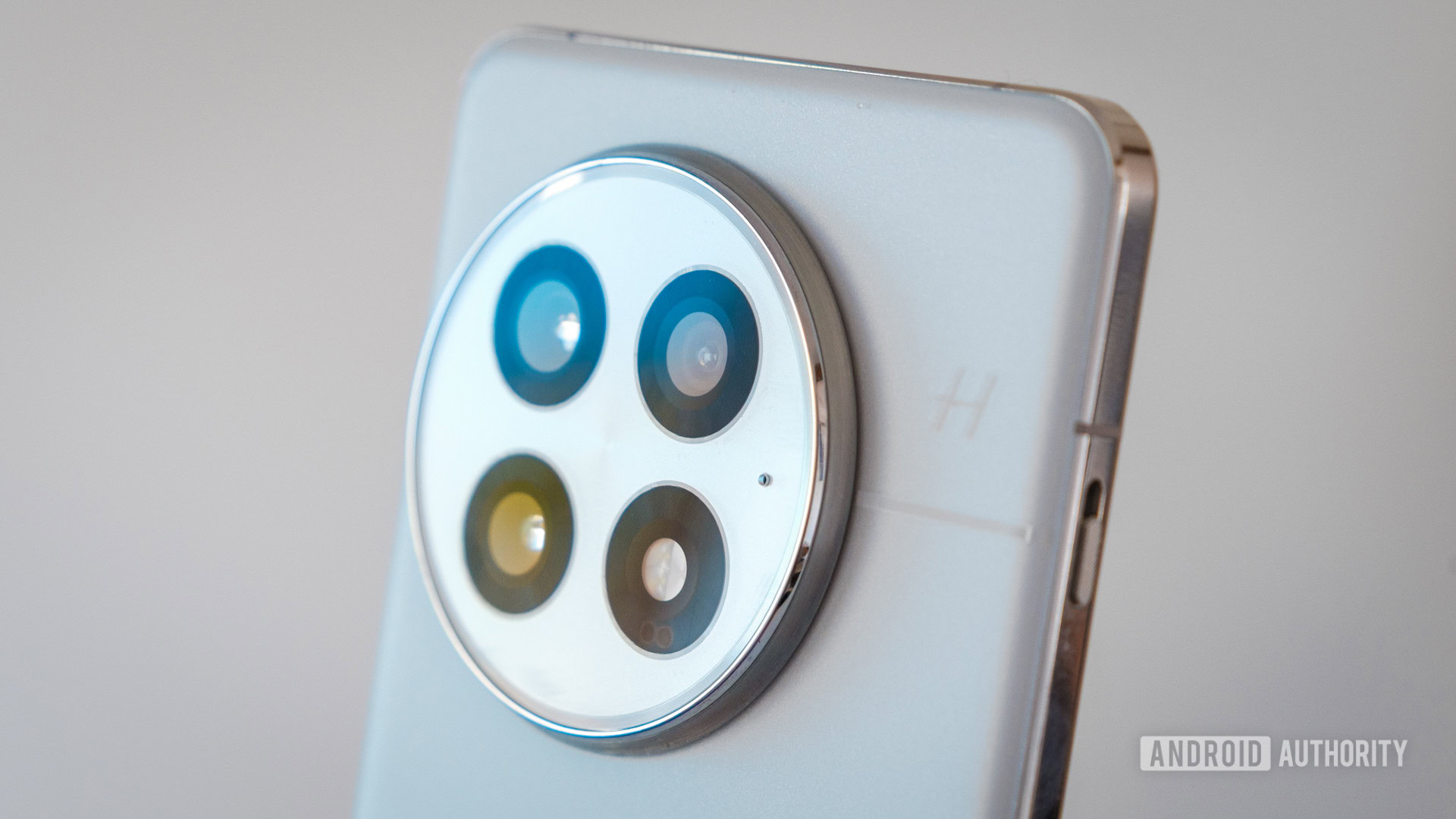 Kiistanalaisin OnePlus 15