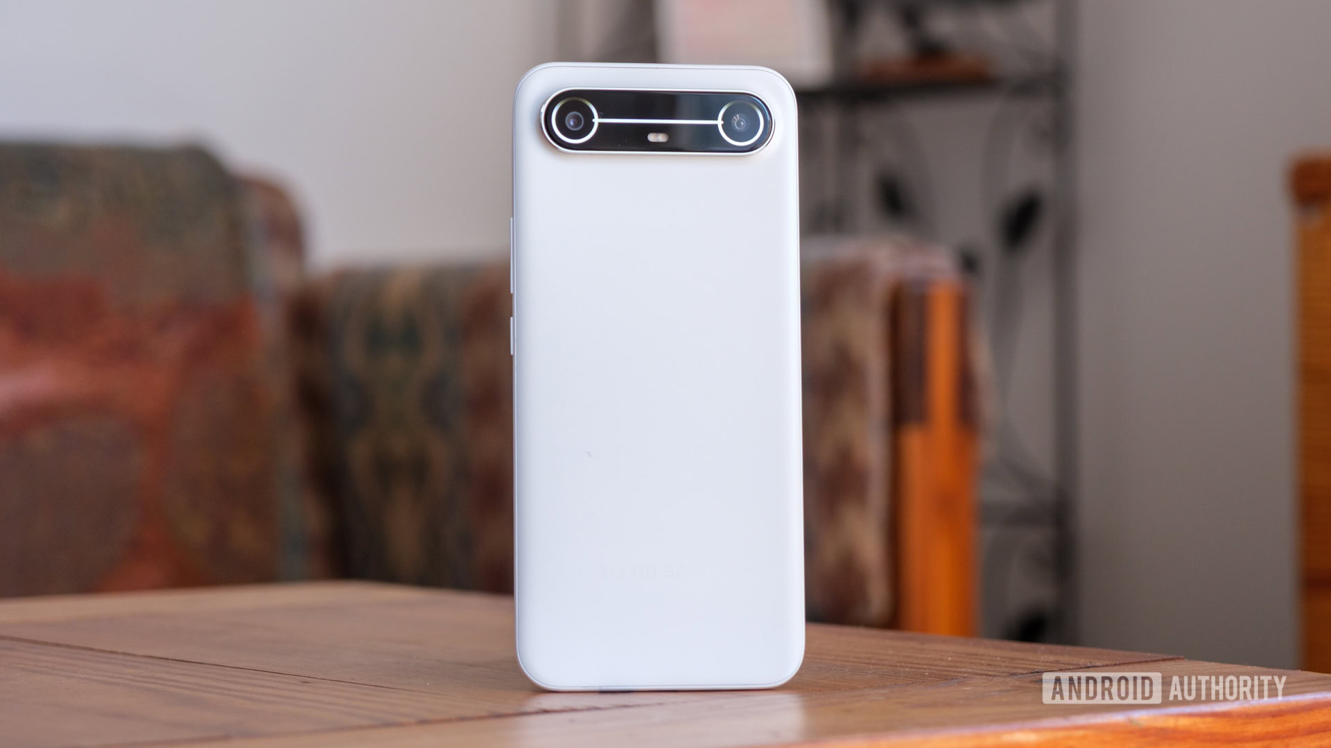 Ohut, älykäs ja vahva: Tecnon vastaus erittäin ohuen kilpailuun