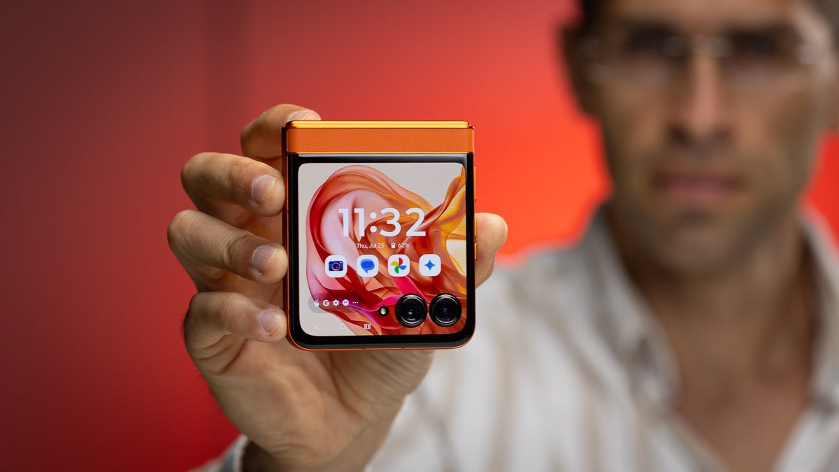 Razr (2024) Hintalasku Amazonissa ja virallisessa myymälässä