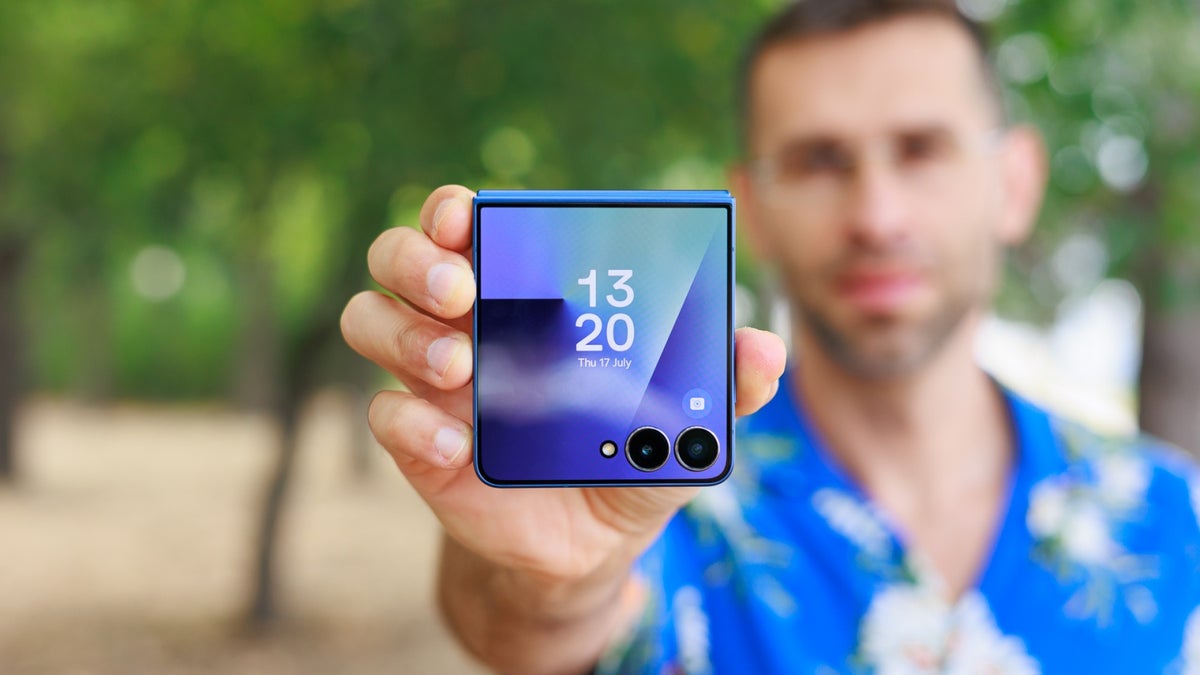 Samsungin erittäin suosittu Galaxy Z Flip 7 on jotenkin diskontattu mahtava 270 dollaria.