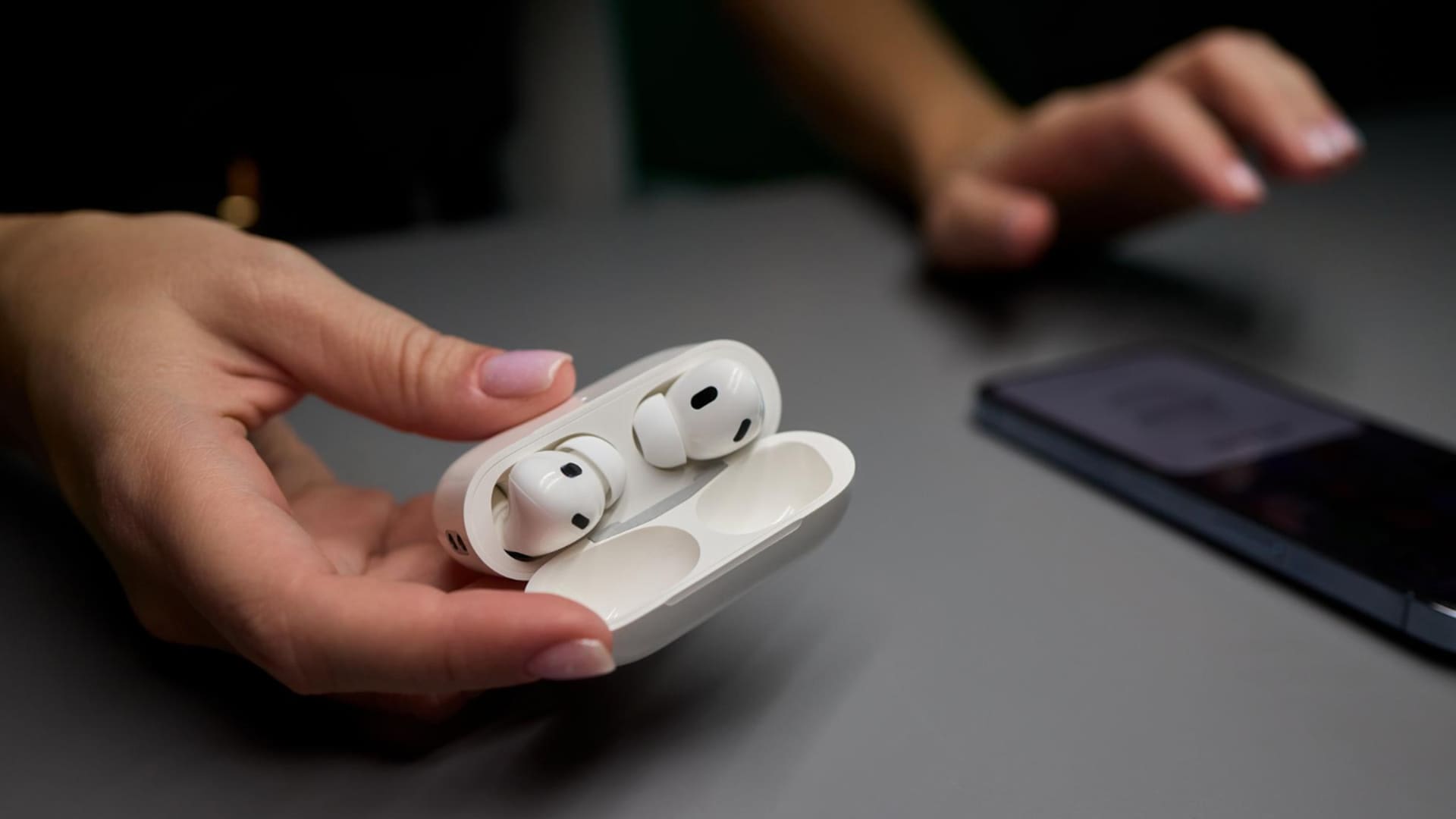 Kuinka estää AirPods vaihtamasta laitteiden välillä